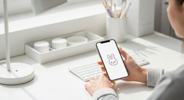 ちいかわ×うさぎの壁紙は「白」が尊い！大人女子のスマホ活用術